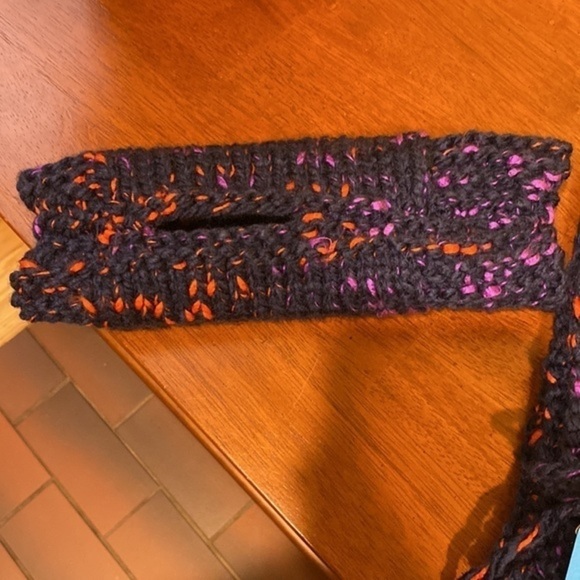 Hand crafted bulky multi colored knit fingerless gloves - Picture 5 of 9